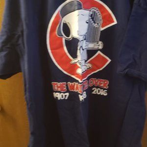 Hanes Chicago Cubs Snoopy T-shirt